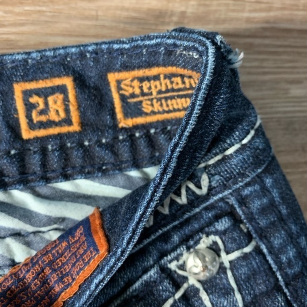 Like new, Rock Revival Stephanie skinny size 28 - Picture 3 of 4
